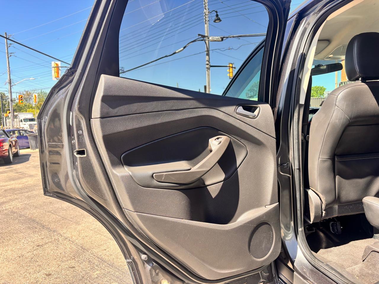 2018 Ford Escape WARRANTY AVAILABLE, FULLY FINANCEABLE!
