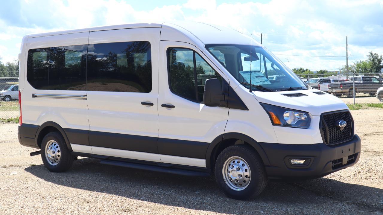 2025 Ford Transit Passenger Wagon XL Photo