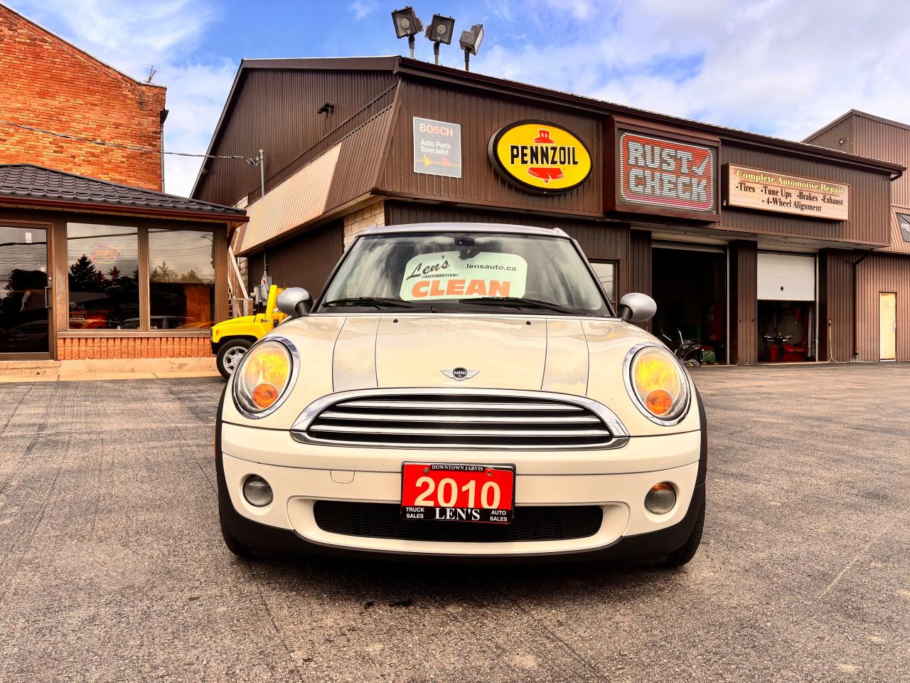2010 MINI Cooper Clubman TRADE IN'S WELCOME! NO ACCIDENTS!