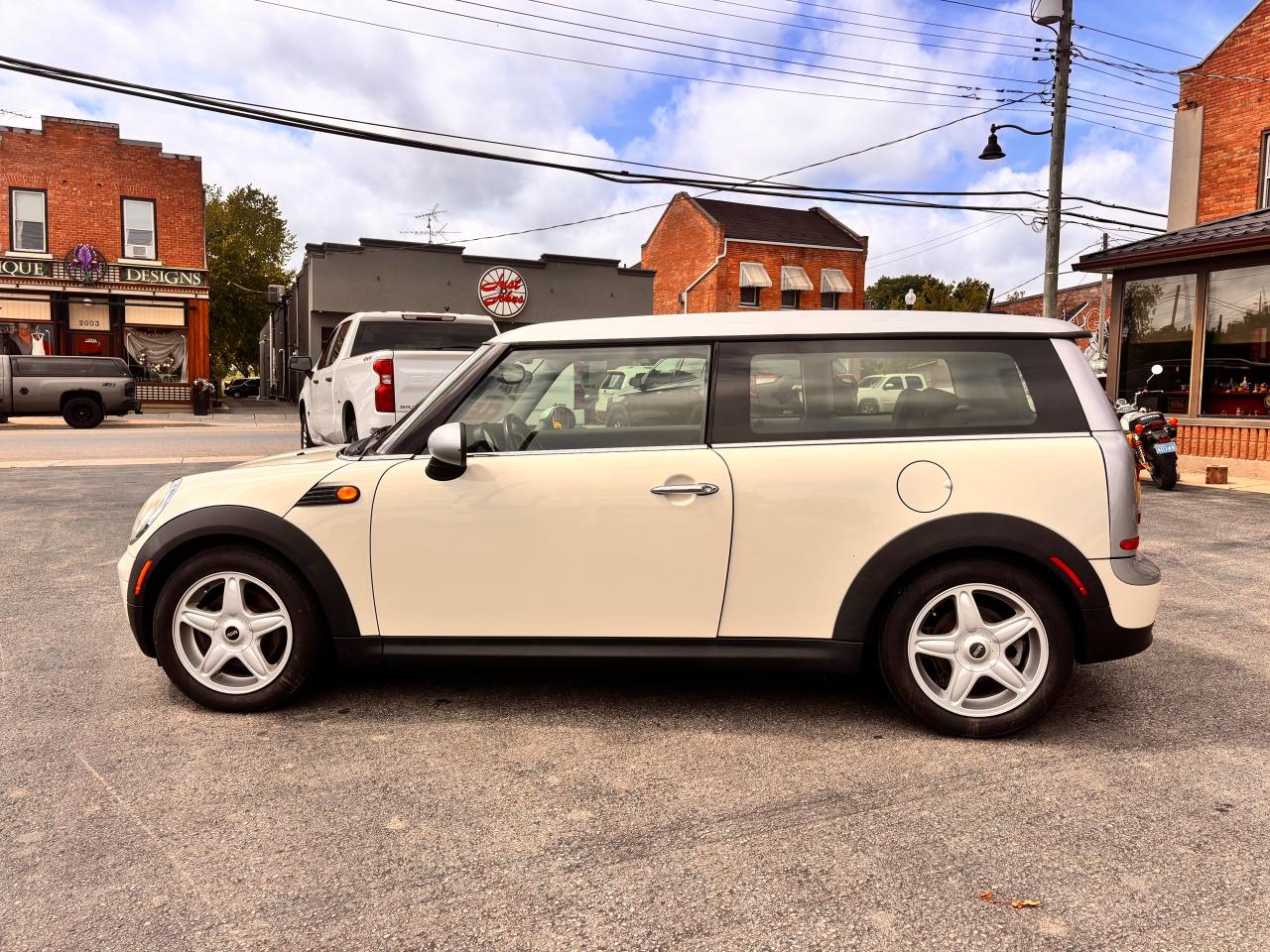 2010 MINI Cooper Clubman TRADE IN'S WELCOME! NO ACCIDENTS!