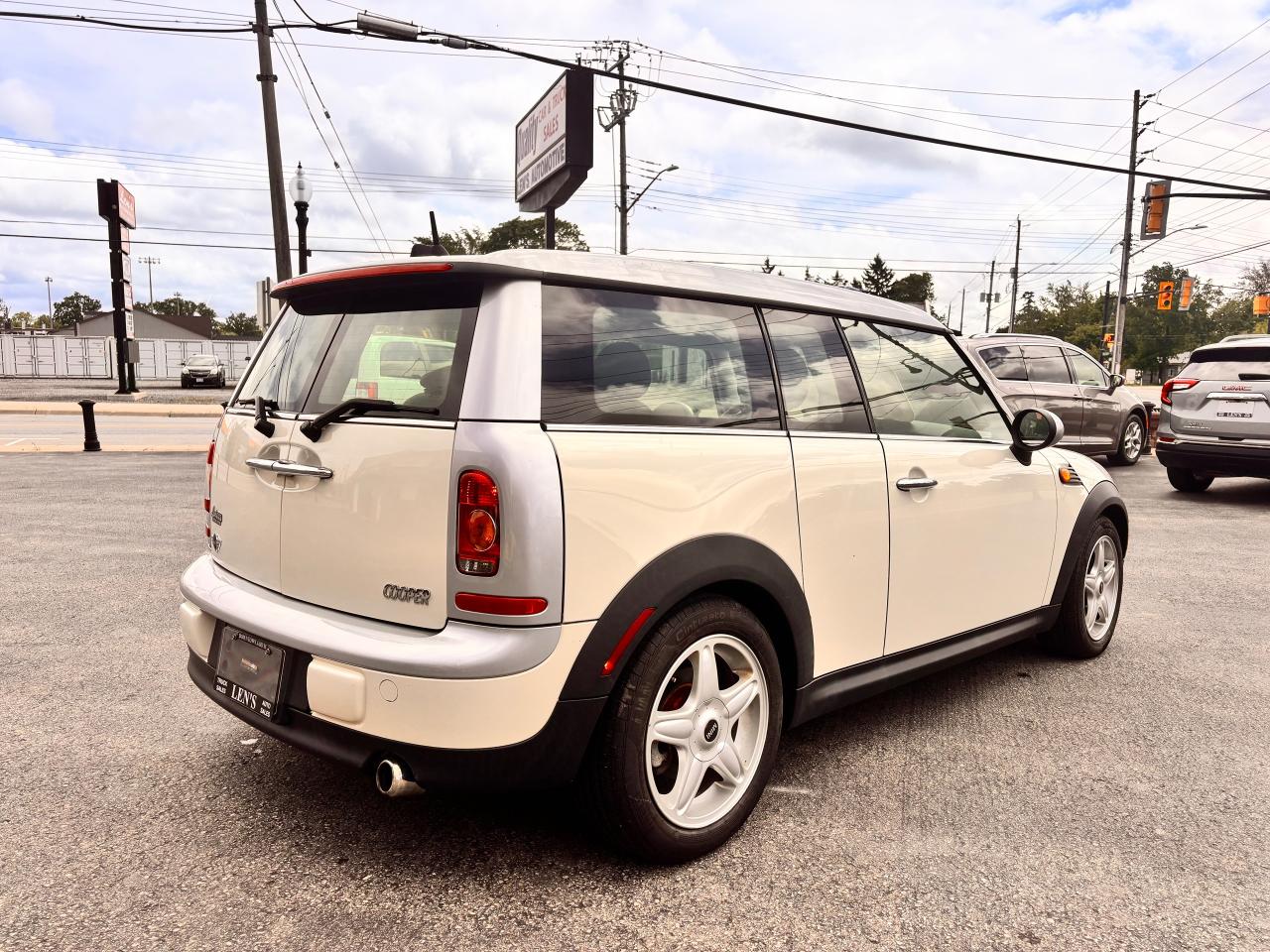 2010 MINI Cooper Clubman TRADE IN'S WELCOME! NO ACCIDENTS!