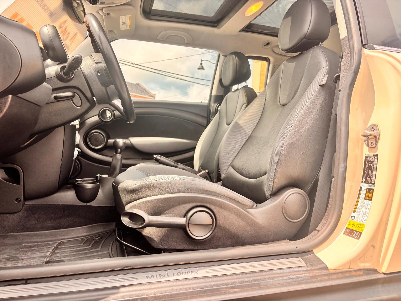 2010 MINI Cooper Clubman TRADE IN'S WELCOME! NO ACCIDENTS!