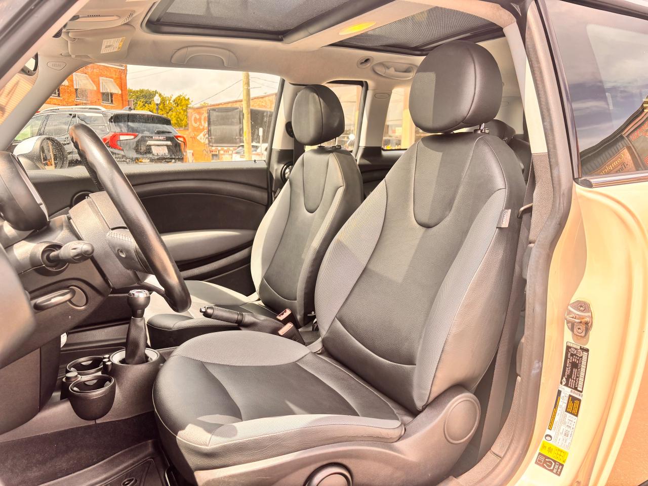 2010 MINI Cooper Clubman TRADE IN'S WELCOME! NO ACCIDENTS!