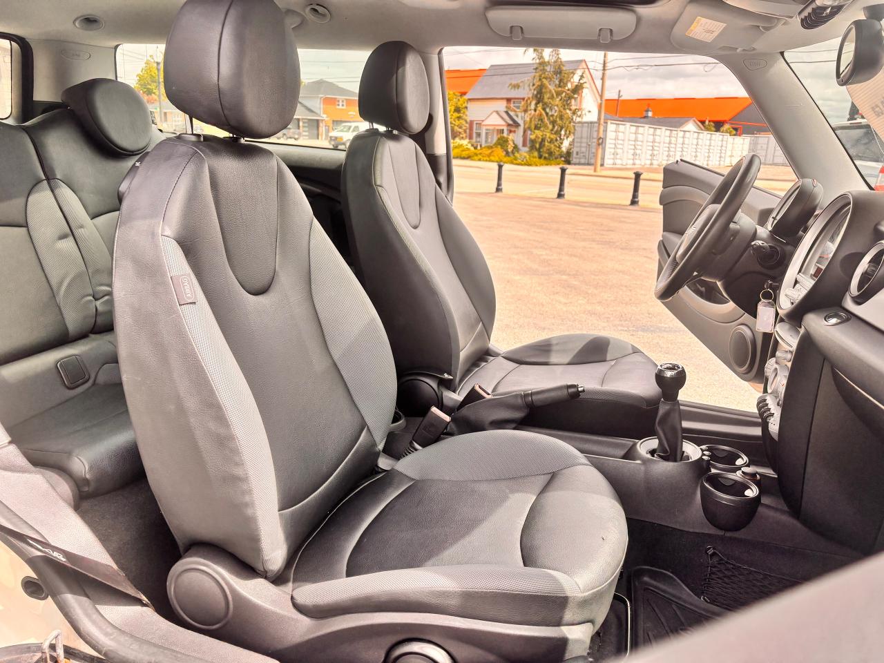 2010 MINI Cooper Clubman TRADE IN'S WELCOME! NO ACCIDENTS!
