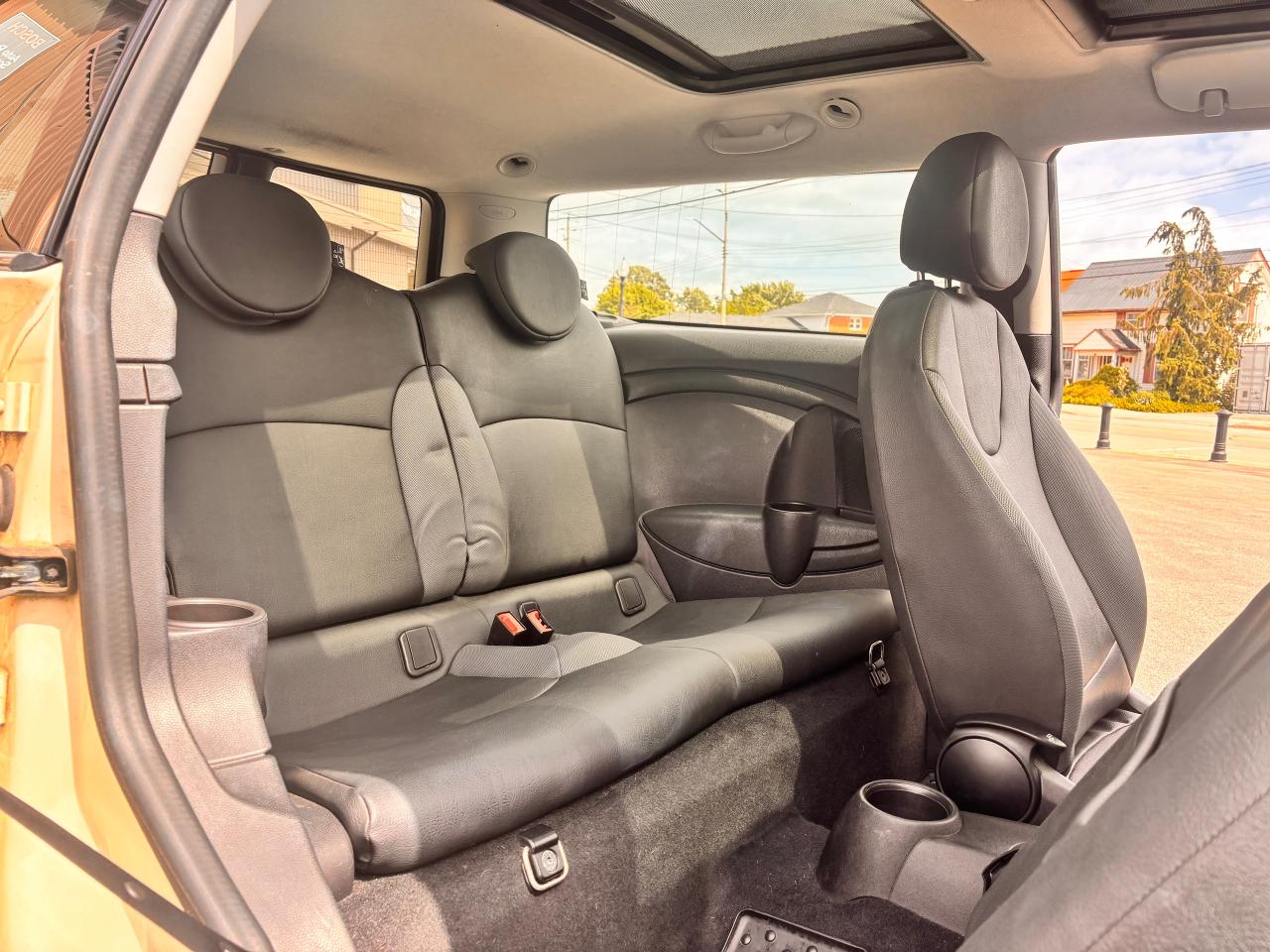 2010 MINI Cooper Clubman TRADE IN'S WELCOME! NO ACCIDENTS!