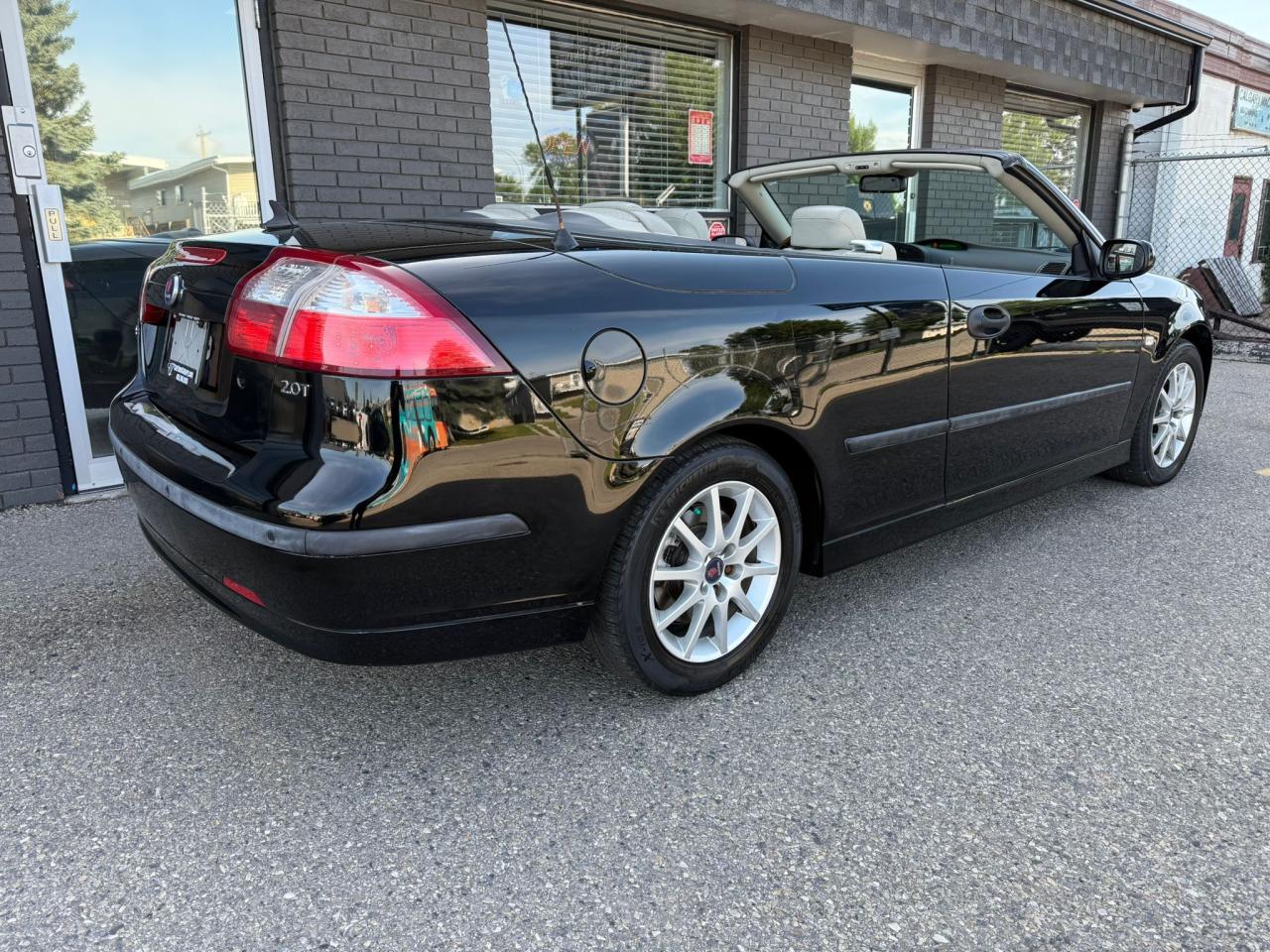 2005 Saab 9-3 2dr Conv Arc - Photo #3