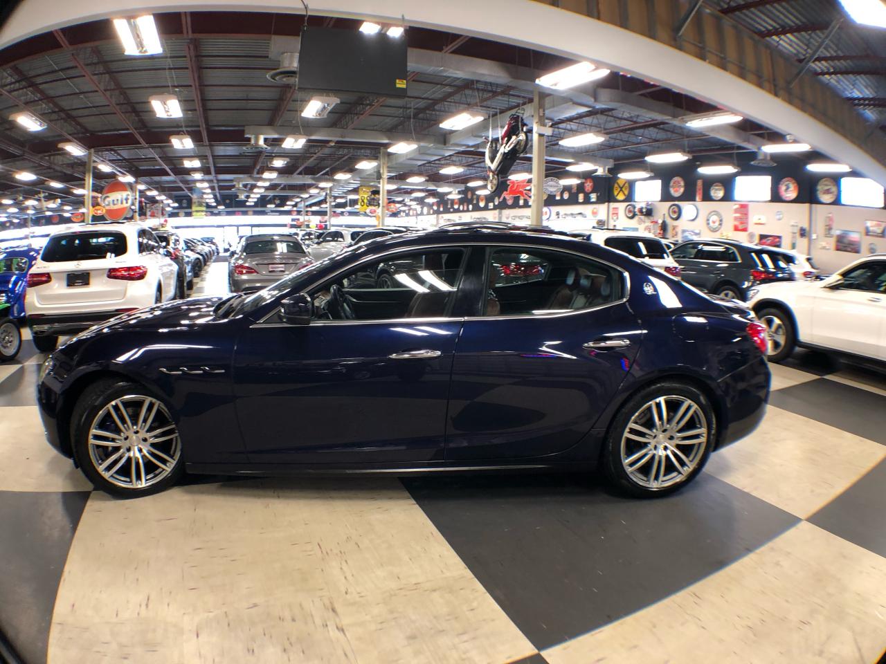 2017 Maserati Ghibli S Q4 AWD LEATHER SUNROOF NAV P/START B/SPOT CAMERA Photo3