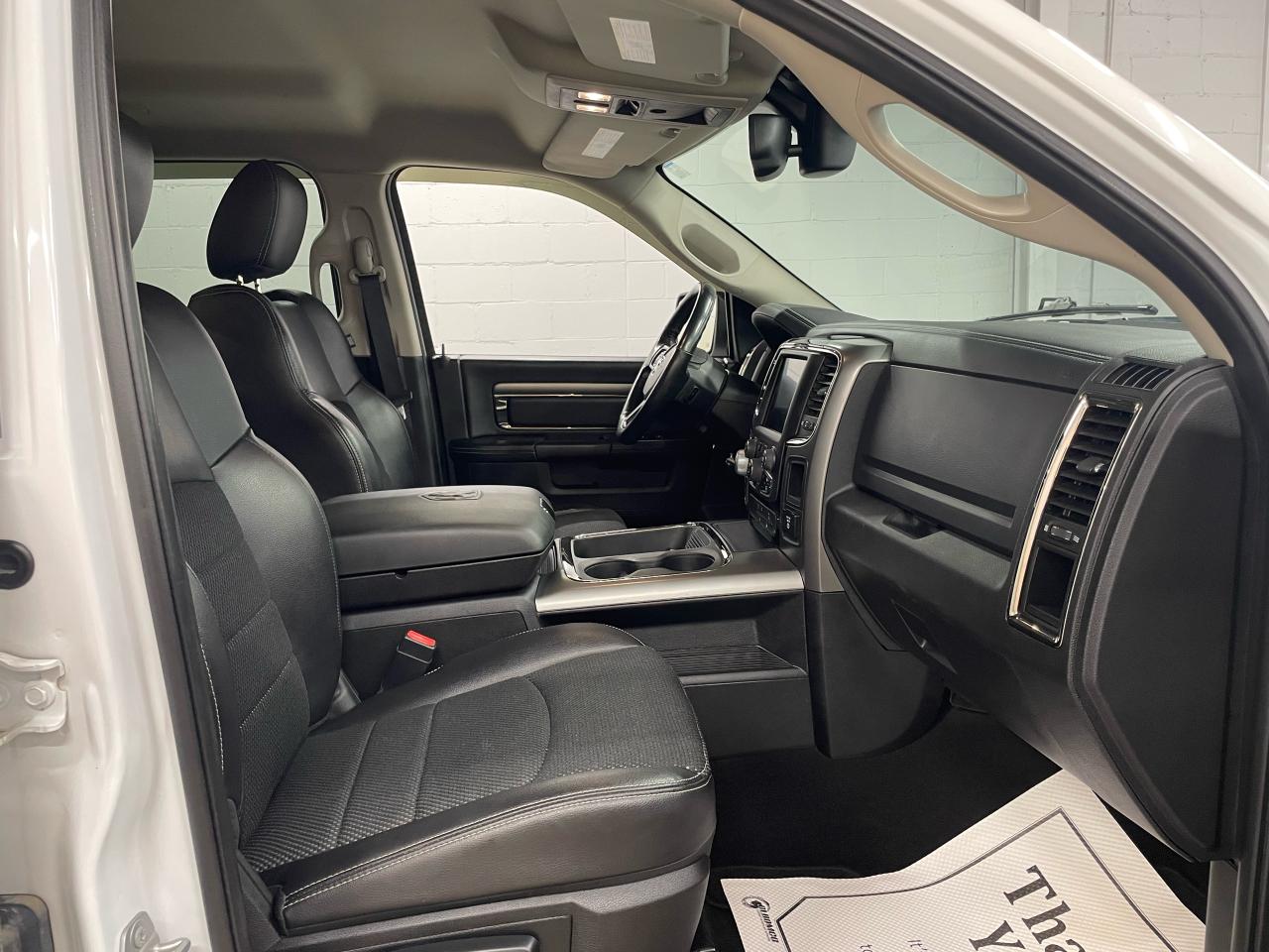 2016 RAM 1500 SPORT Photo35