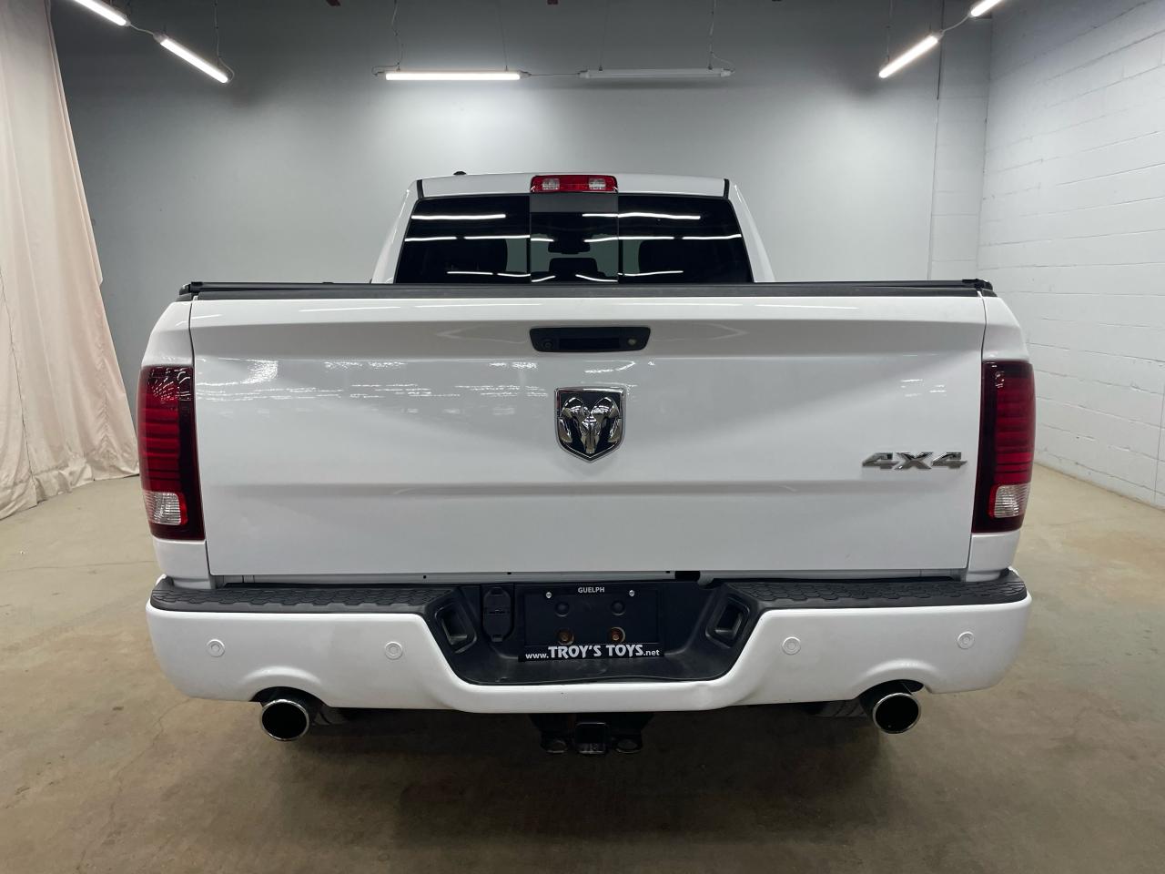 2016 RAM 1500 SPORT Photo24