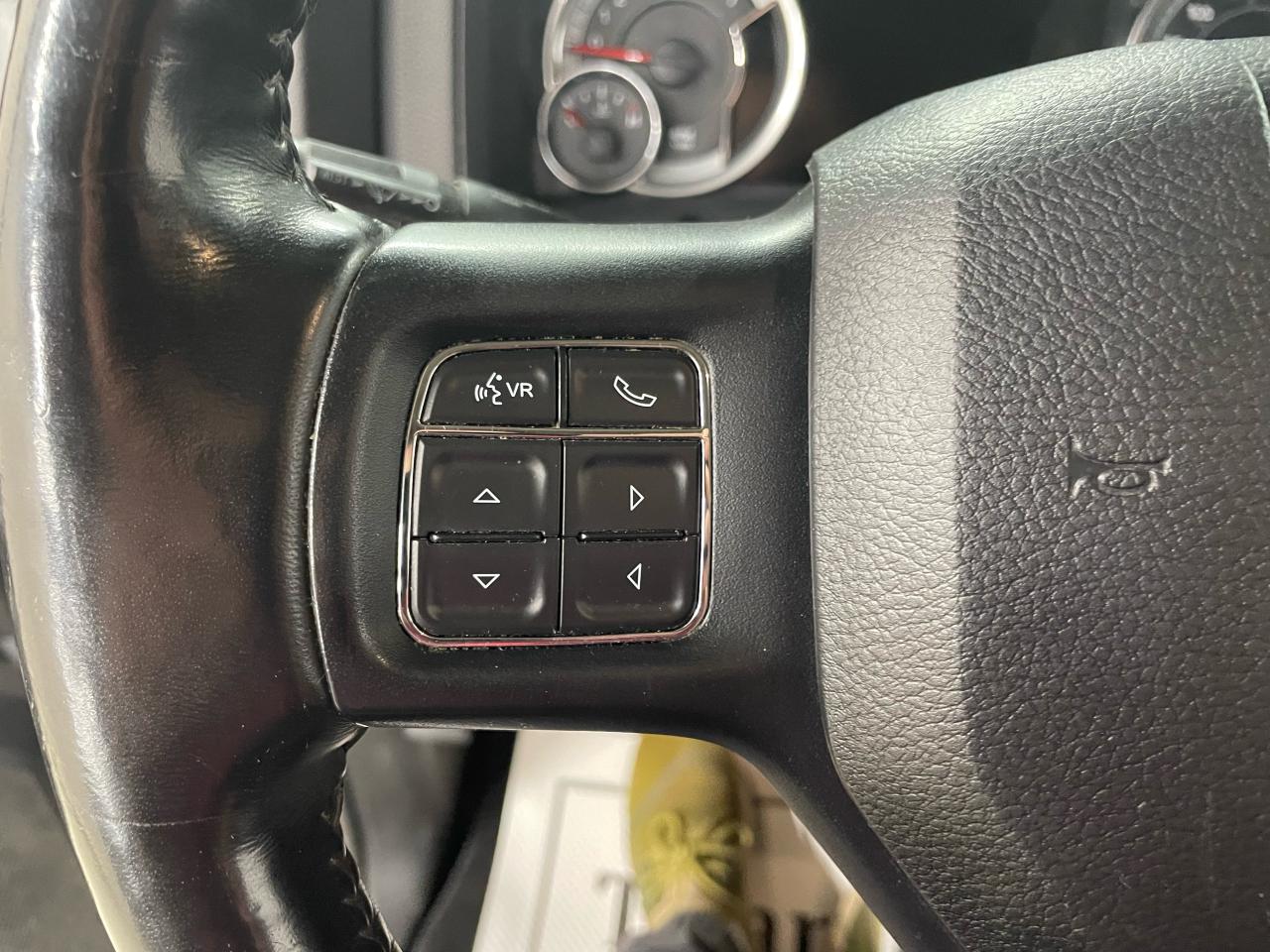 2016 RAM 1500 SPORT Photo28