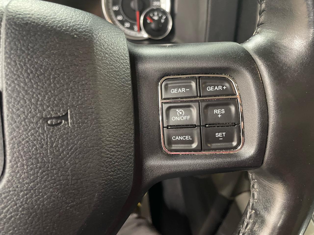 2016 RAM 1500 SPORT Photo29