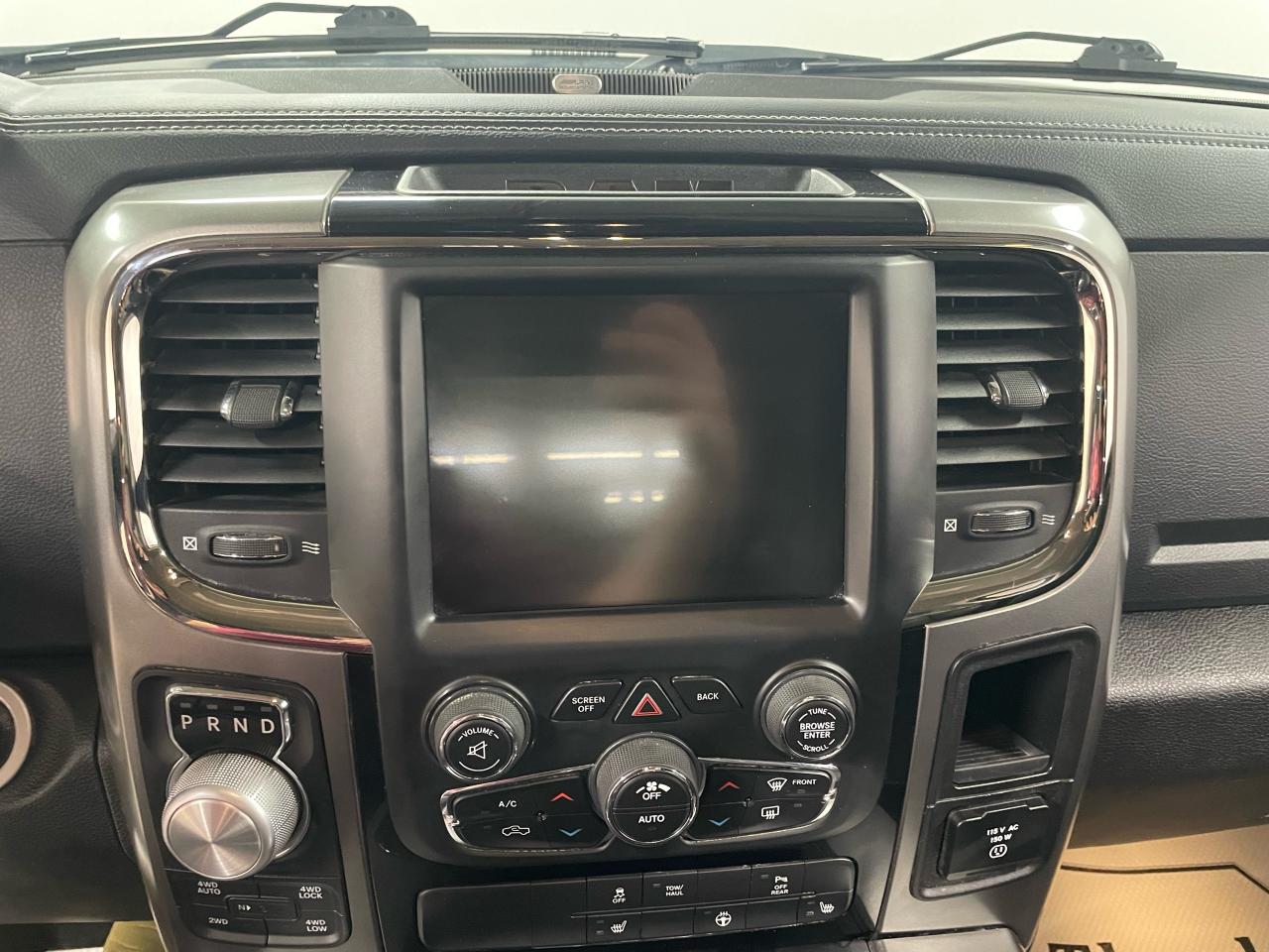 2016 RAM 1500 SPORT Photo30