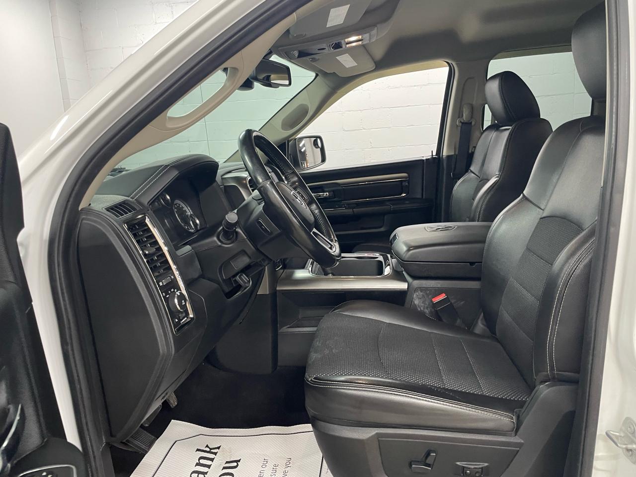 2016 RAM 1500 SPORT Photo13