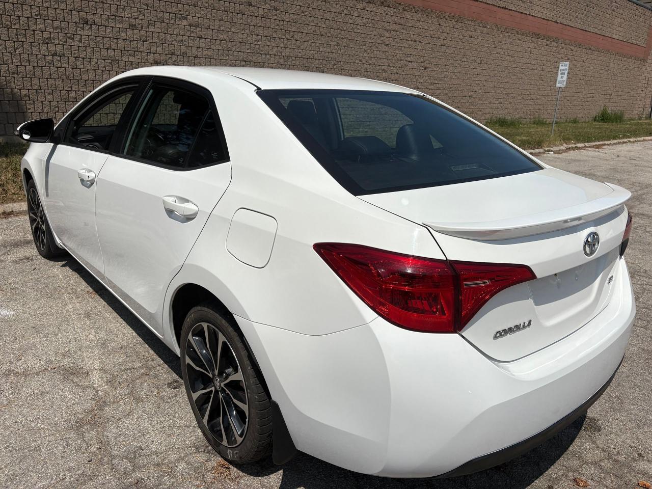 2017 Toyota Corolla SE - Photo #2