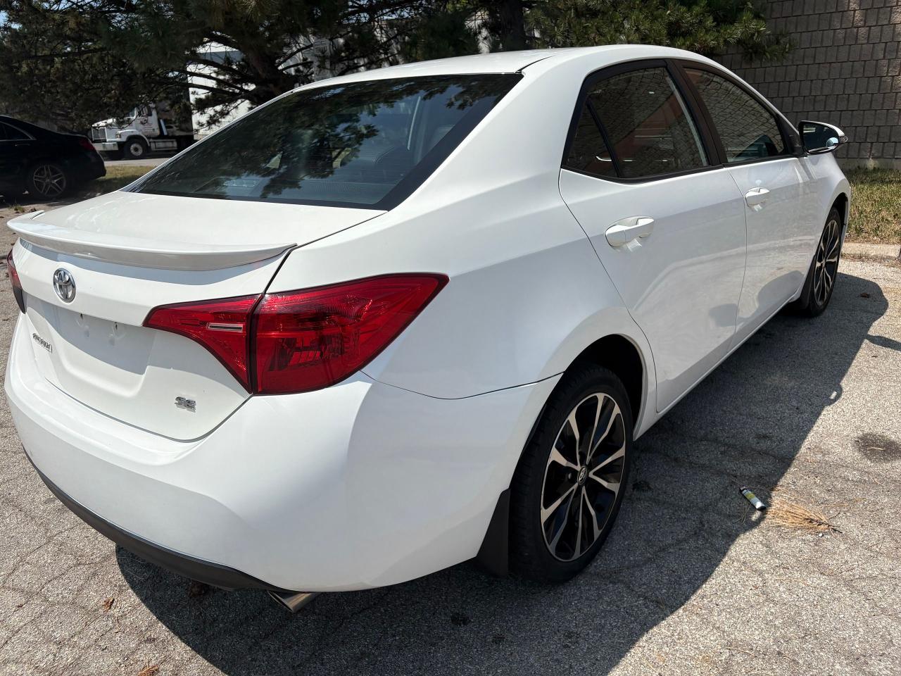 2017 Toyota Corolla SE - Photo #5
