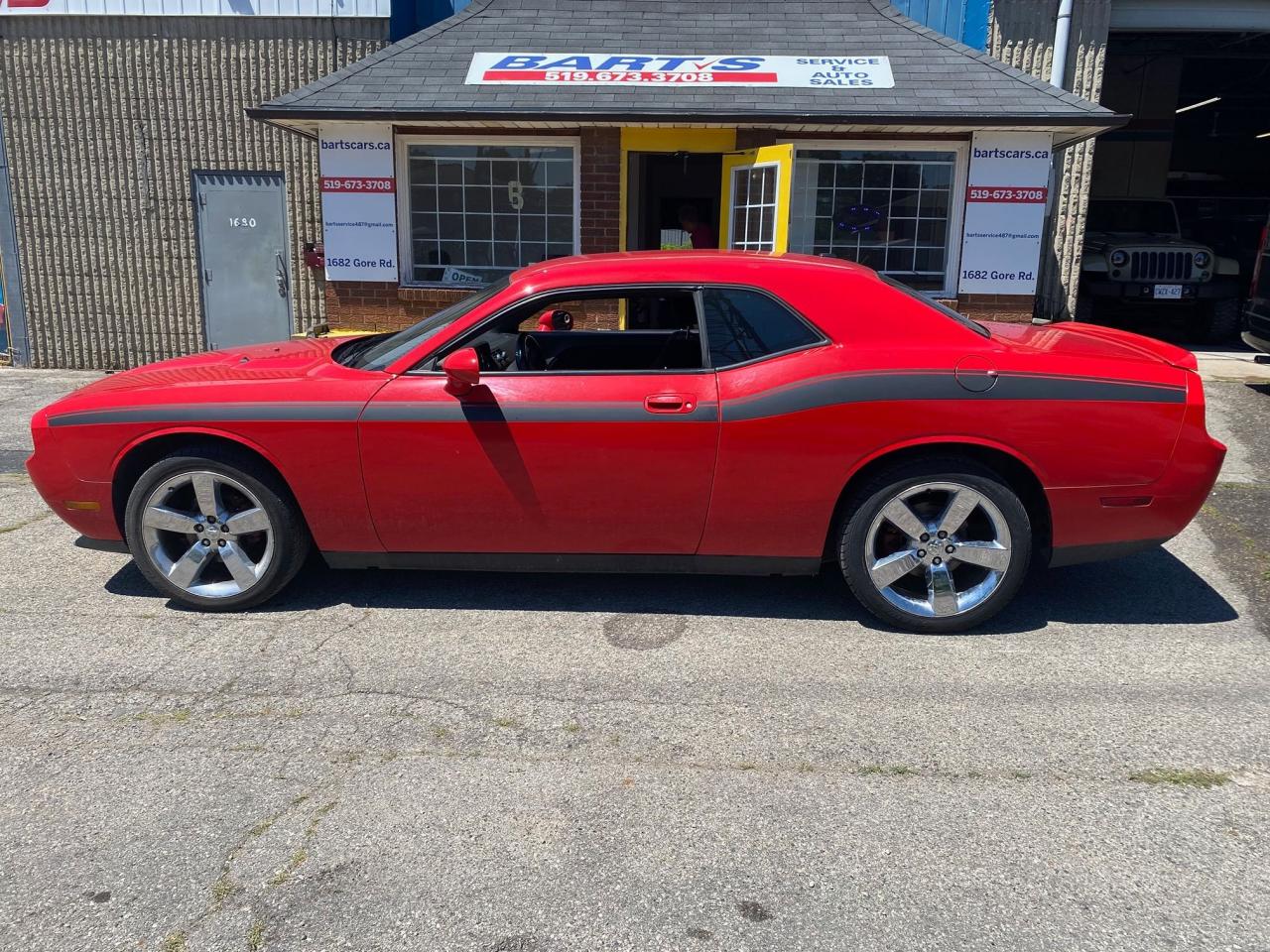 2009 Dodge Challenger 2dr Cpe - Photo #2