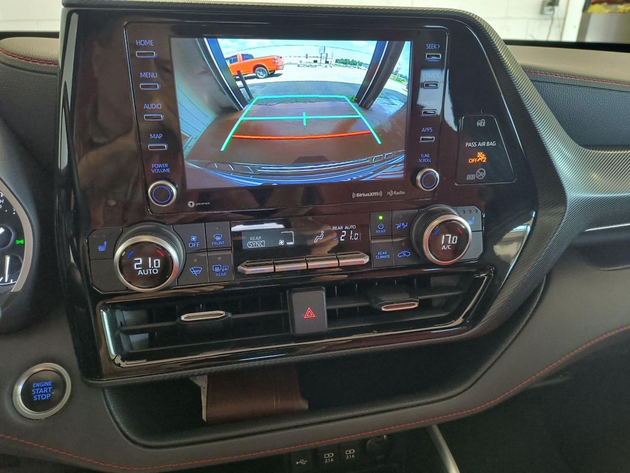 2021 Toyota Highlander XSE Photo0