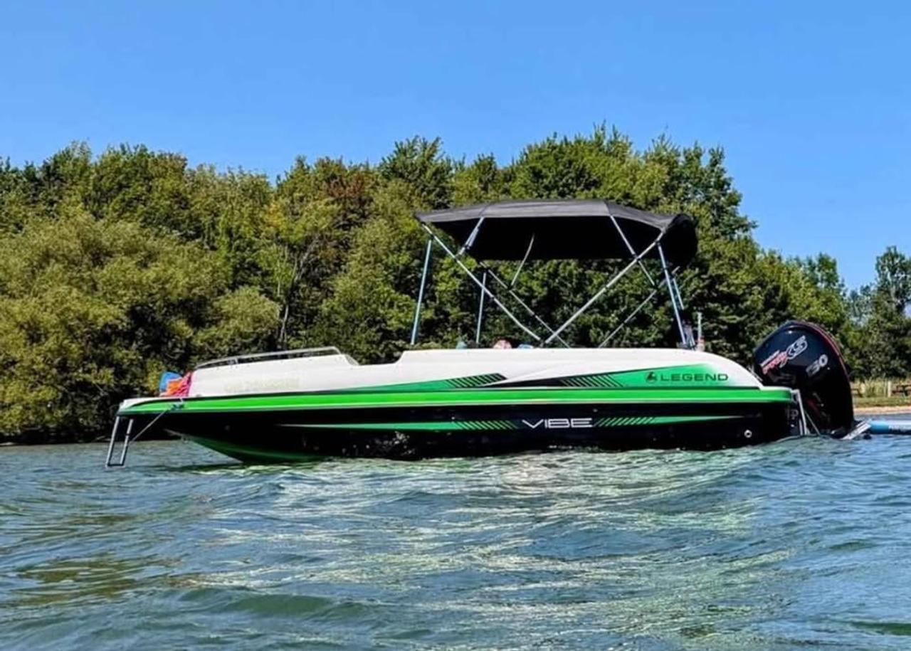 2020 Legend VIBE 19 STARCRAFT HULL VIBE 19 STARCRAFT HULL Photo