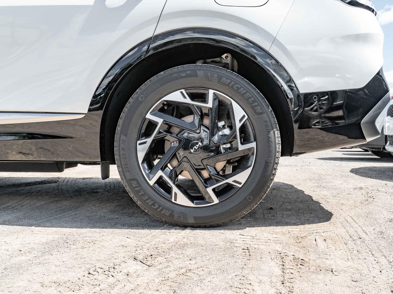 2025 Kia Sportage Plug-In Hybrid SX AWD w/Red Interior Photo