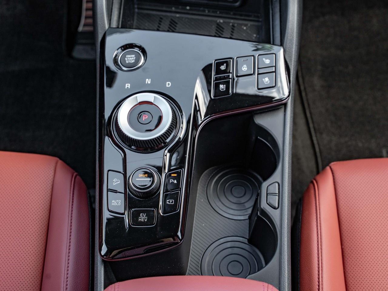 2025 Kia Sportage Plug-In Hybrid SX AWD w/Red Interior Photo