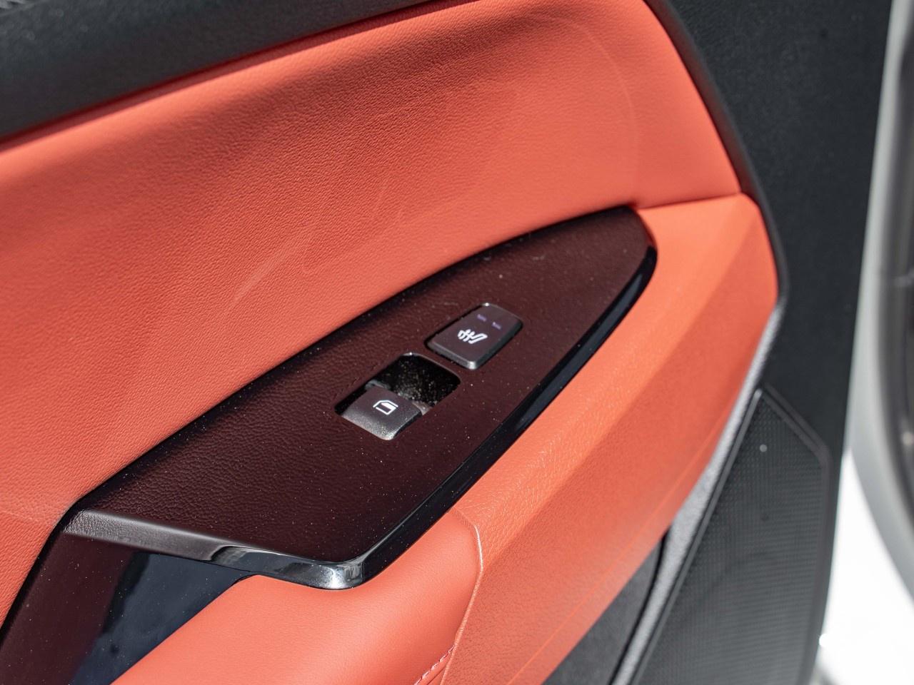 2025 Kia Sportage Plug-In Hybrid SX AWD w/Red Interior Photo