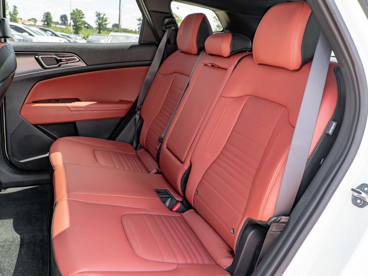 2025 Kia Sportage Plug-In Hybrid SX AWD w/Red Interior Photo