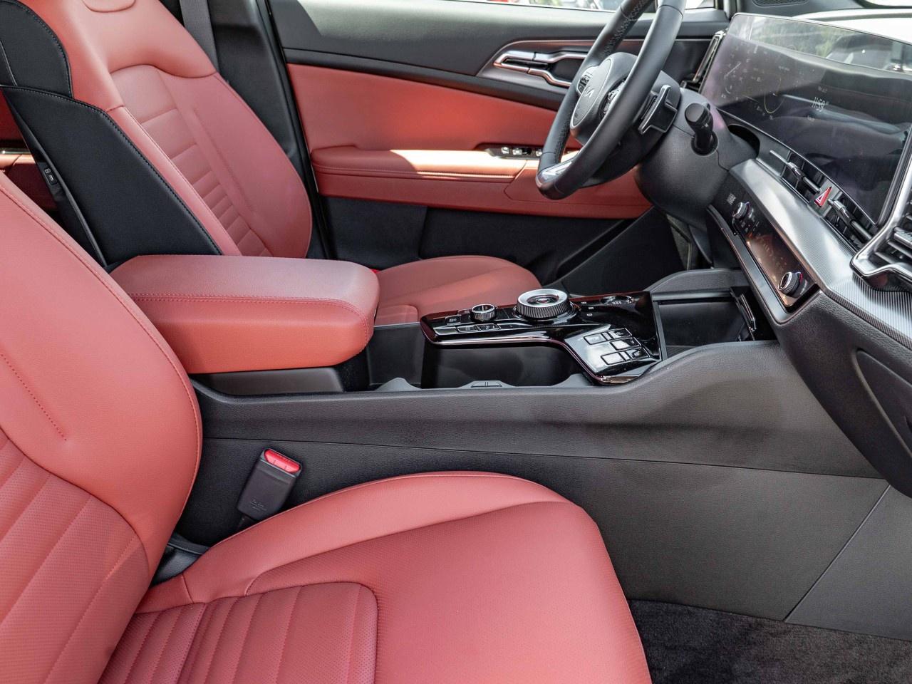 2025 Kia Sportage Plug-In Hybrid SX AWD w/Red Interior Photo