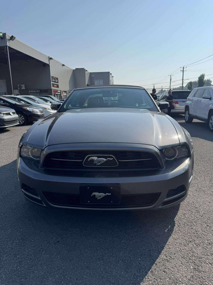 2014 Ford Mustang V6 Premium - Photo #2