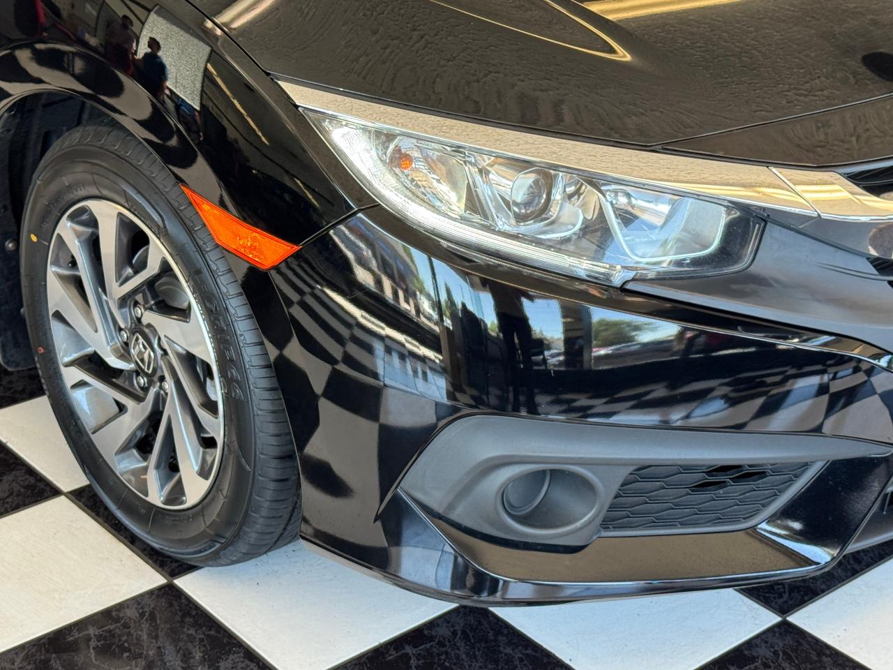 2018 Honda Civic SE+New Tires+Brakes+Adaptive Cruise+CLEAN CARFAX Photo99