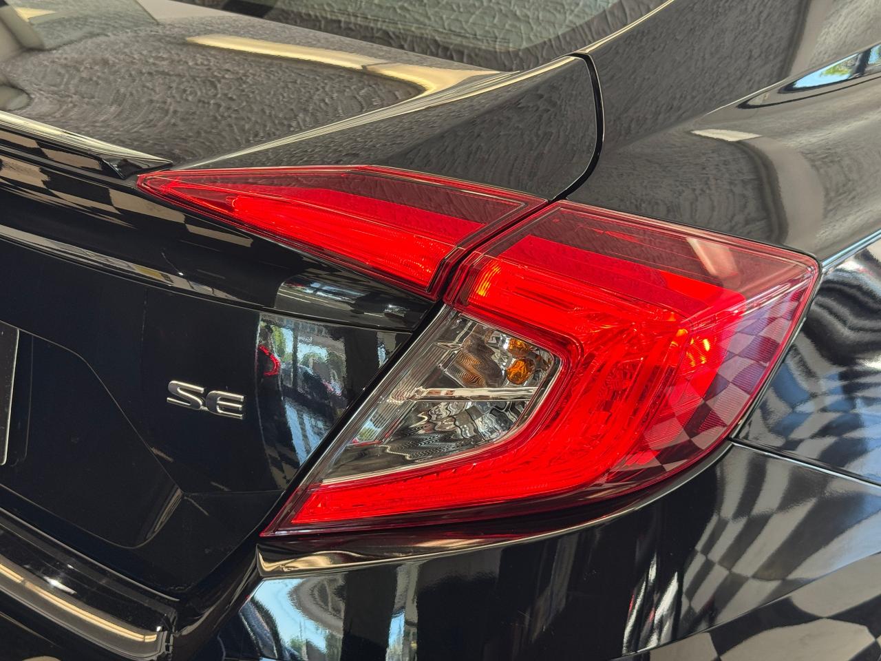 2018 Honda Civic SE+New Tires+Brakes+Adaptive Cruise+CLEAN CARFAX Photo123