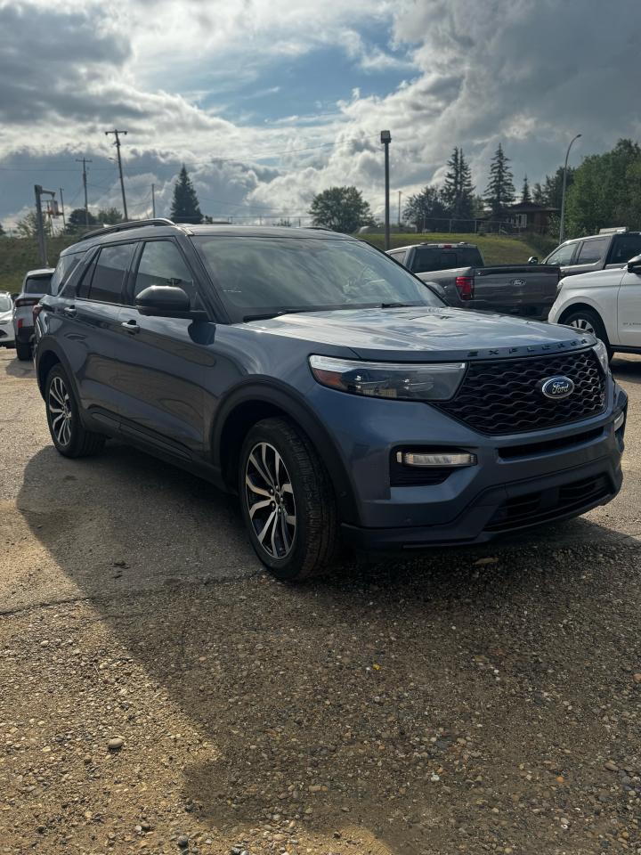 2021 Ford Explorer ST 4WD Photo1