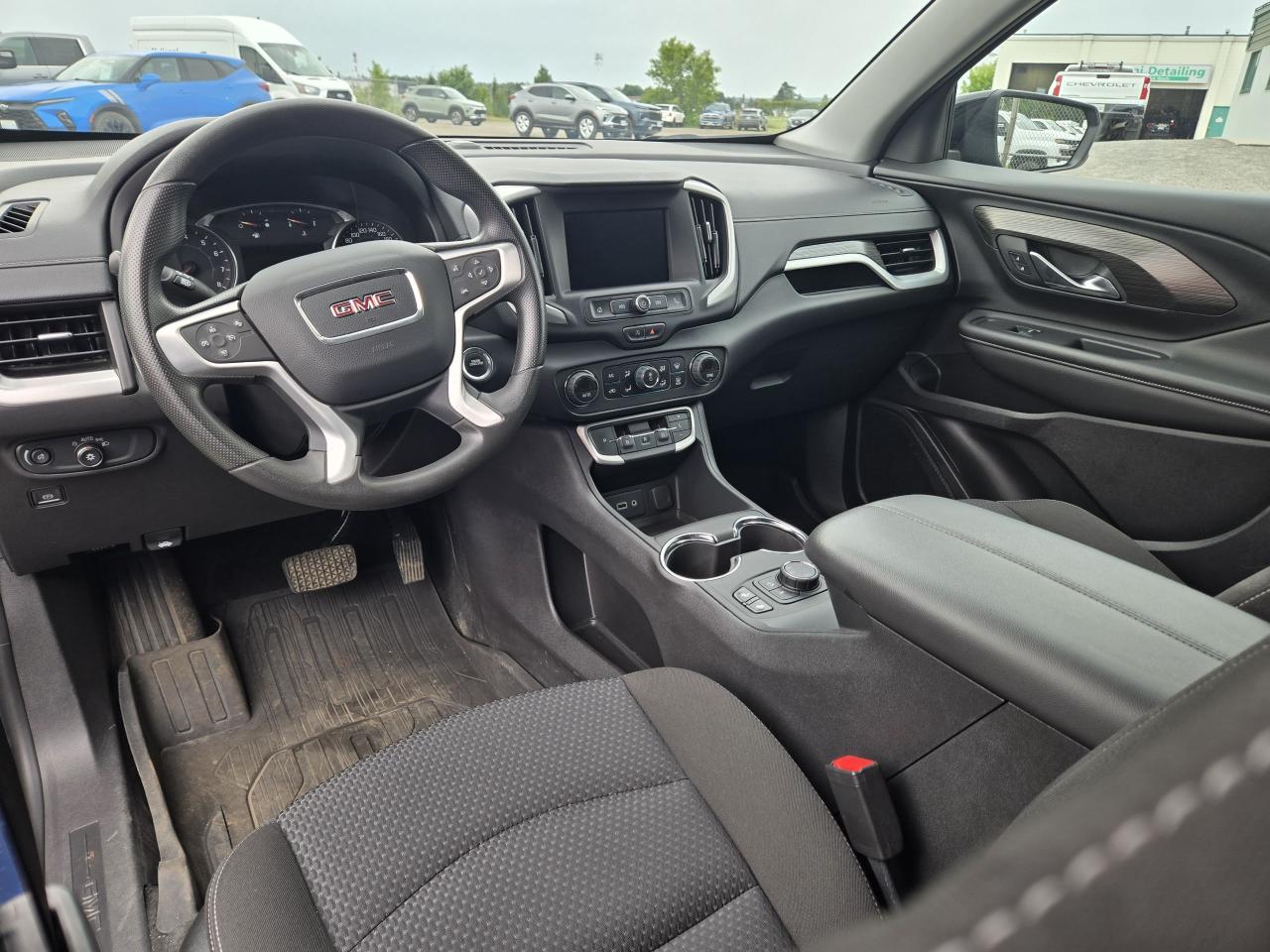 2024 GMC Terrain SLE - Photo #9