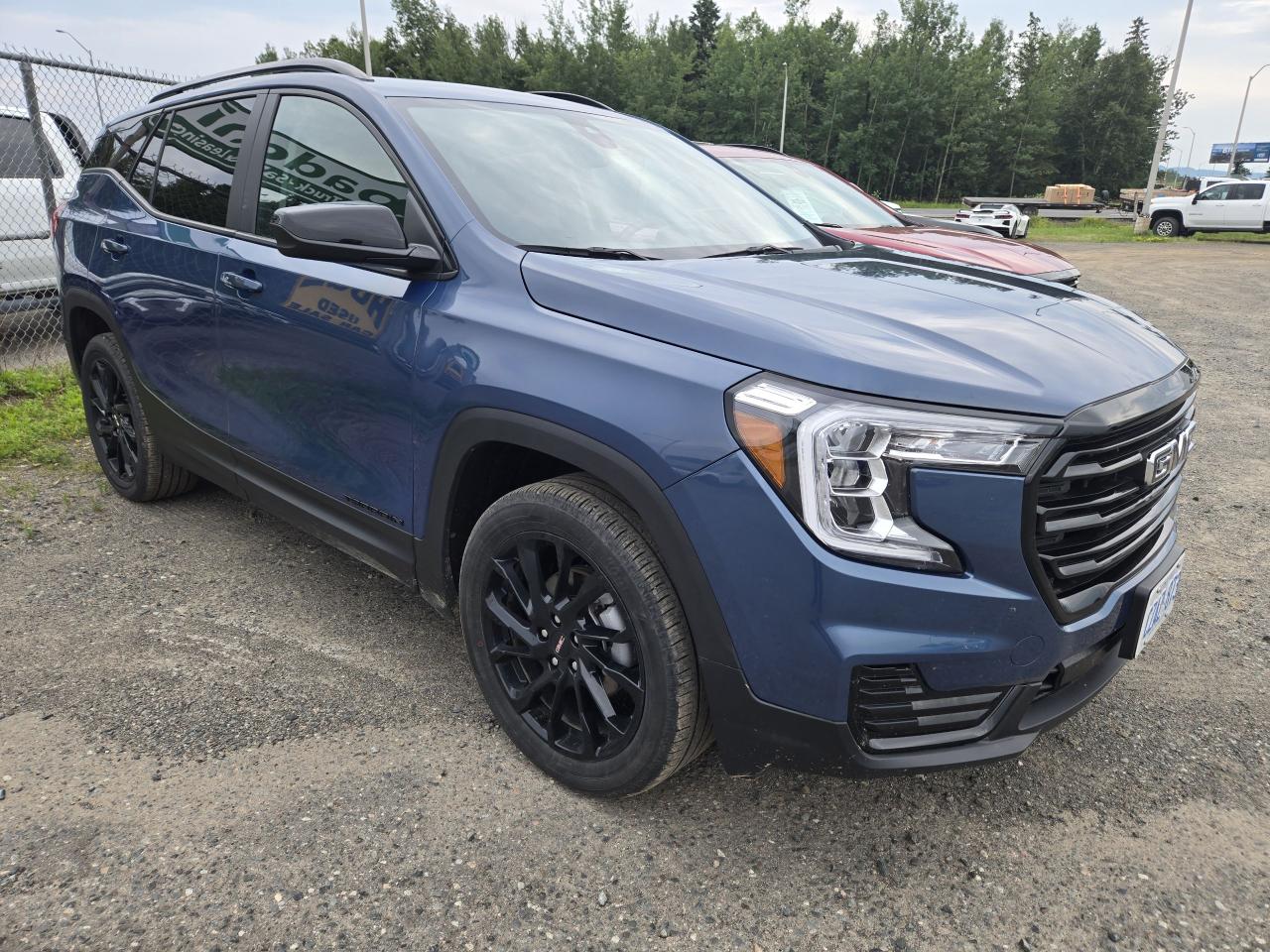 2024 GMC Terrain SLE - Photo #3