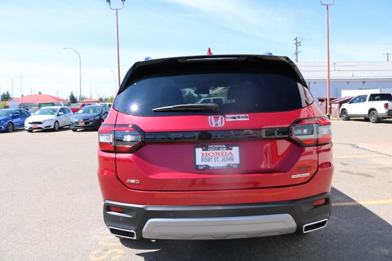 2025 Honda Pilot Touring Photo3