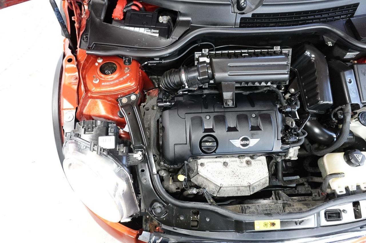 2015 MINI Cooper Convertible NO ACCIDENT, WELL MAINTAINED - Photo #34