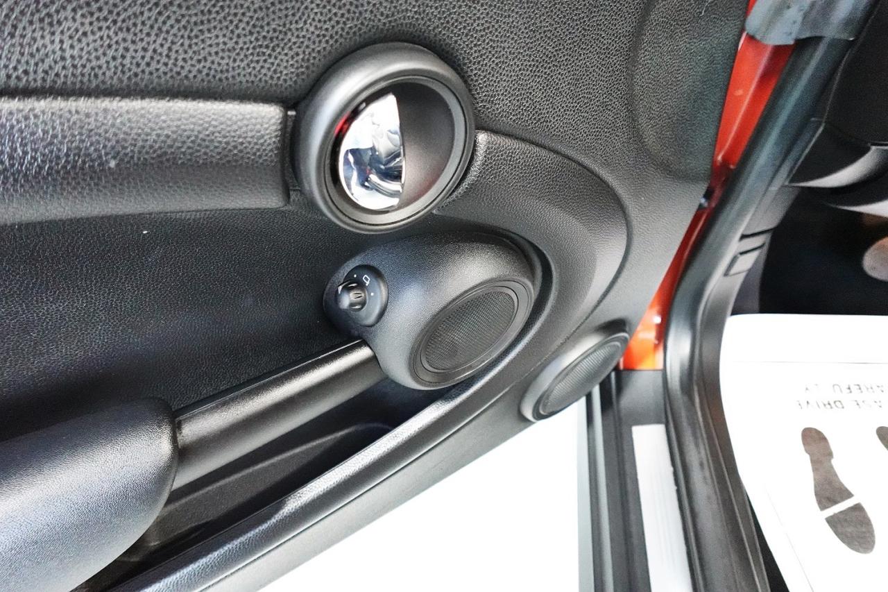 2015 MINI Cooper Convertible NO ACCIDENT, WELL MAINTAINED - Photo #14