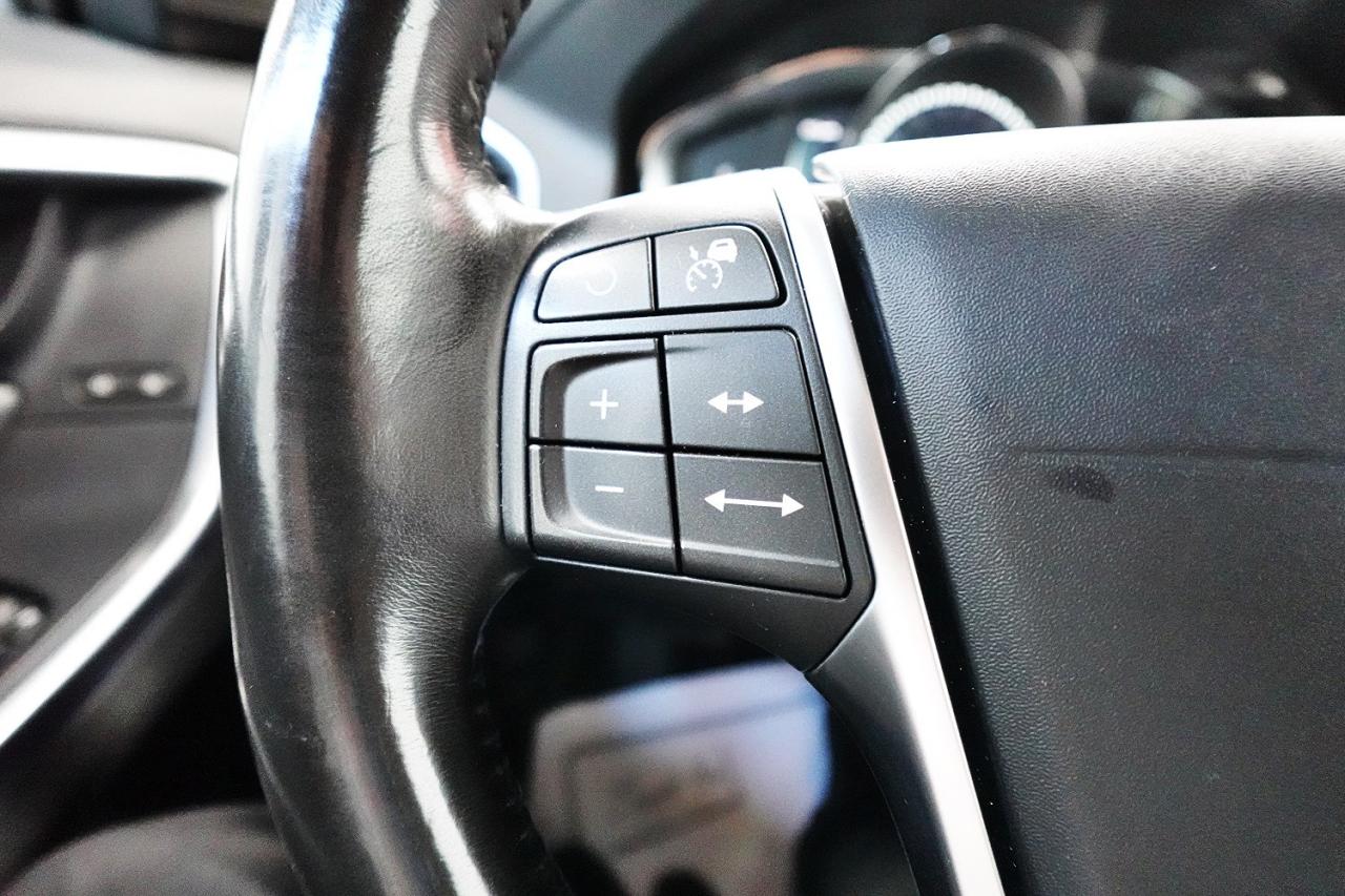 2017 Volvo XC60 LOW KM, NO ACCIDENT, FULLY DEALER MAINTAINED - Photo #27