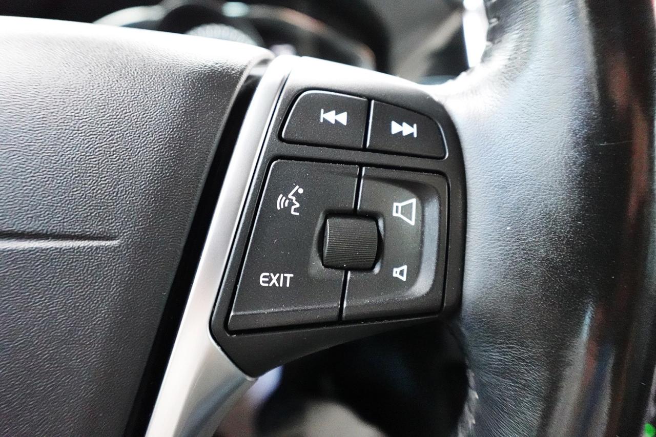 2017 Volvo XC60 LOW KM, NO ACCIDENT, FULLY DEALER MAINTAINED - Photo #28