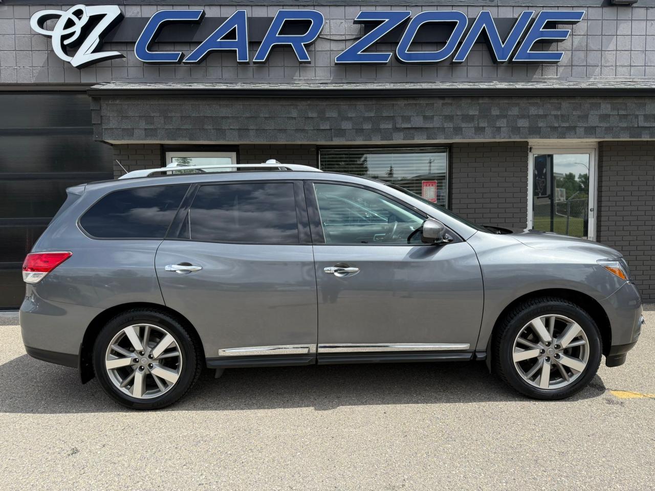 2015 Nissan Pathfinder Platinum | DVD | Loaded | Finance Options - Photo #2