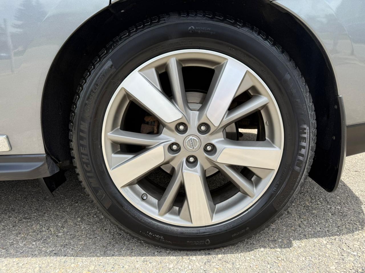 2015 Nissan Pathfinder Platinum | DVD | Loaded | Finance Options - Photo #10