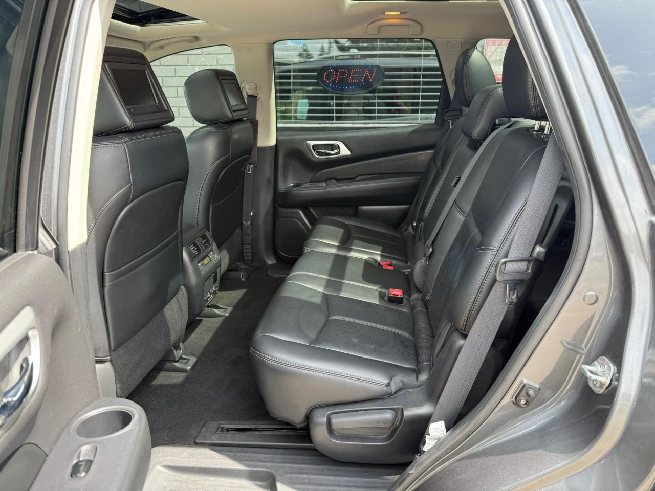 2015 Nissan Pathfinder Platinum | DVD | Loaded | Finance Options - Photo #13