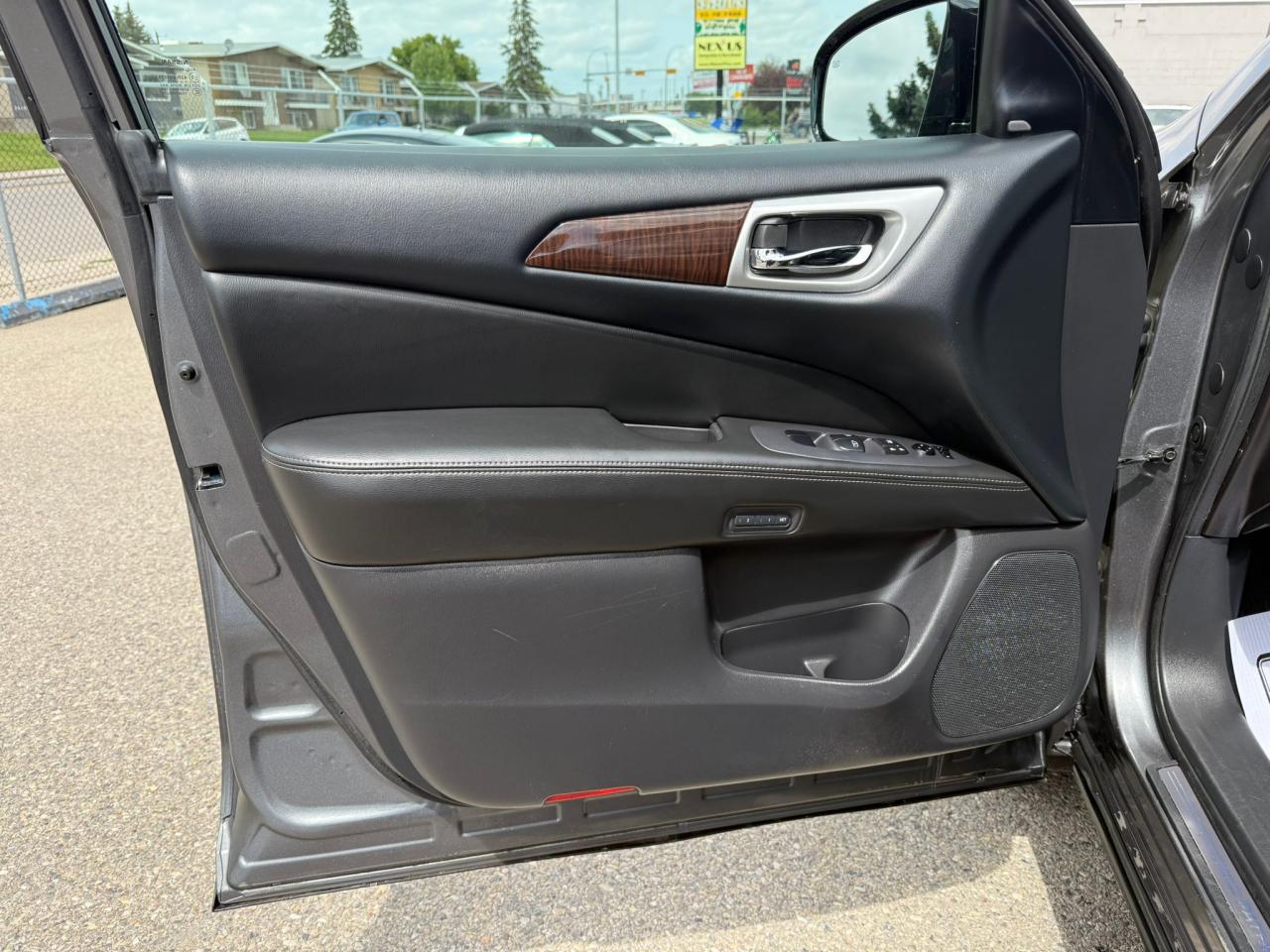 2015 Nissan Pathfinder Platinum | DVD | Loaded | Finance Options - Photo #21