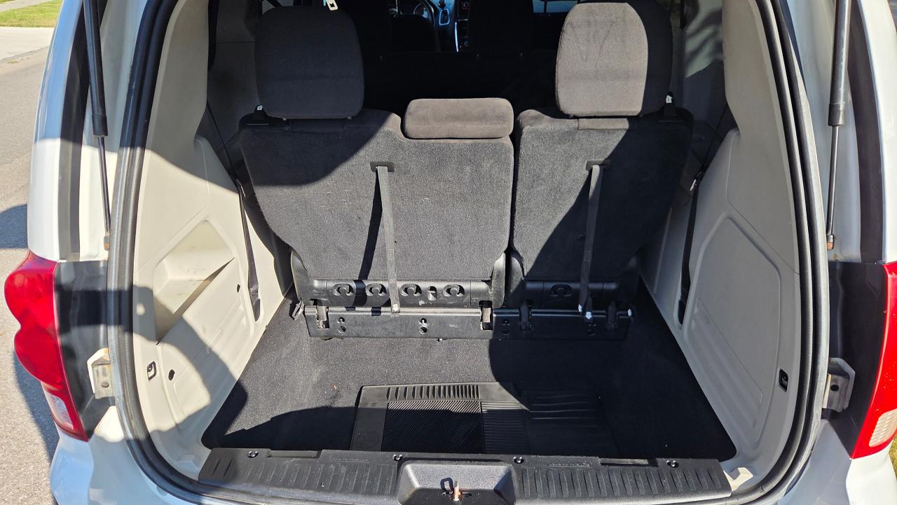 2014 Dodge Grand Caravan SE - Photo #11