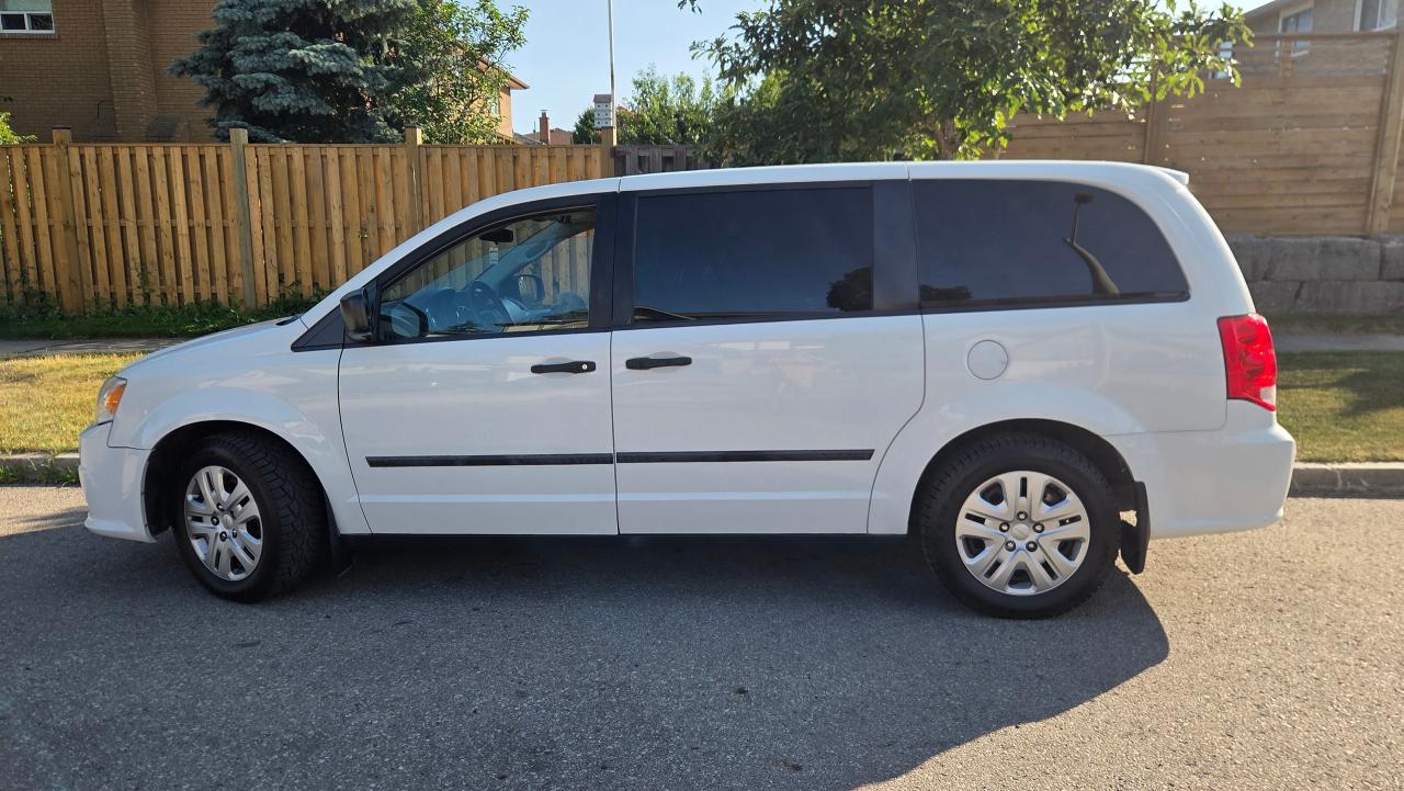 2014 Dodge Grand Caravan SE - Photo #2
