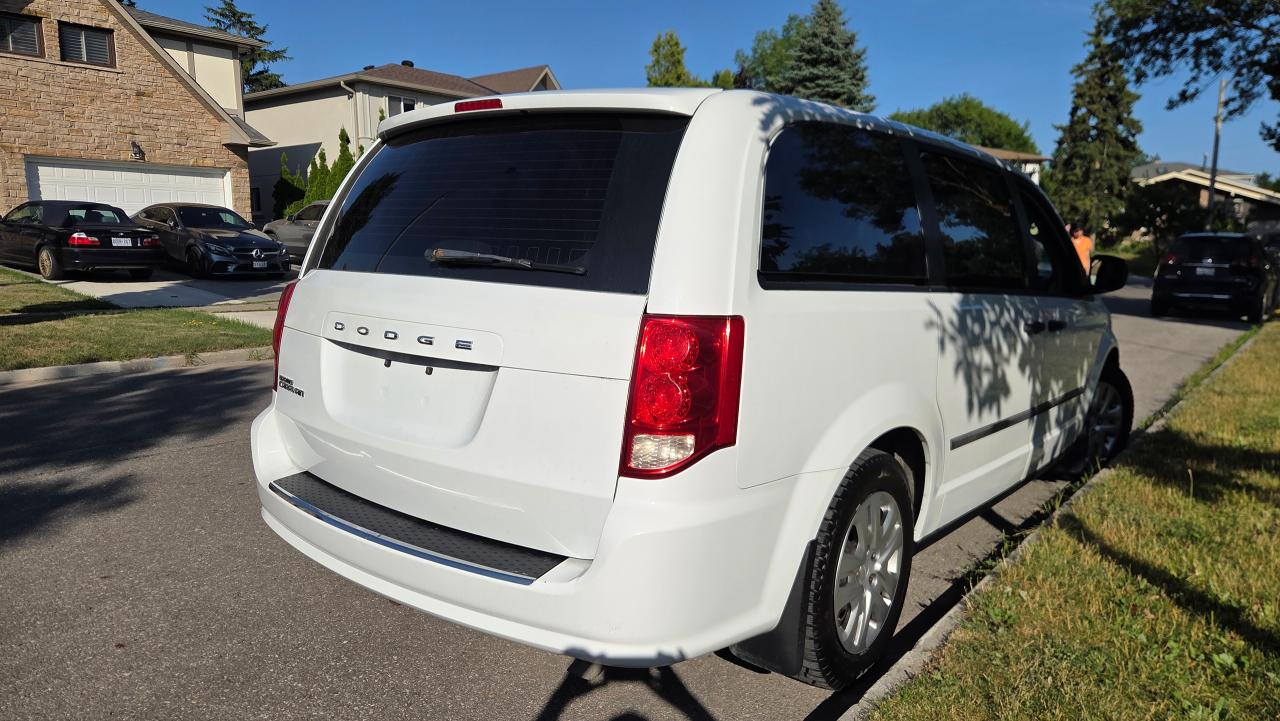 2014 Dodge Grand Caravan SE - Photo #4