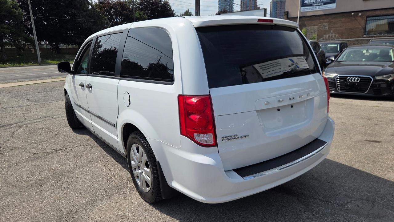2014 Dodge Grand Caravan SE - Photo #3