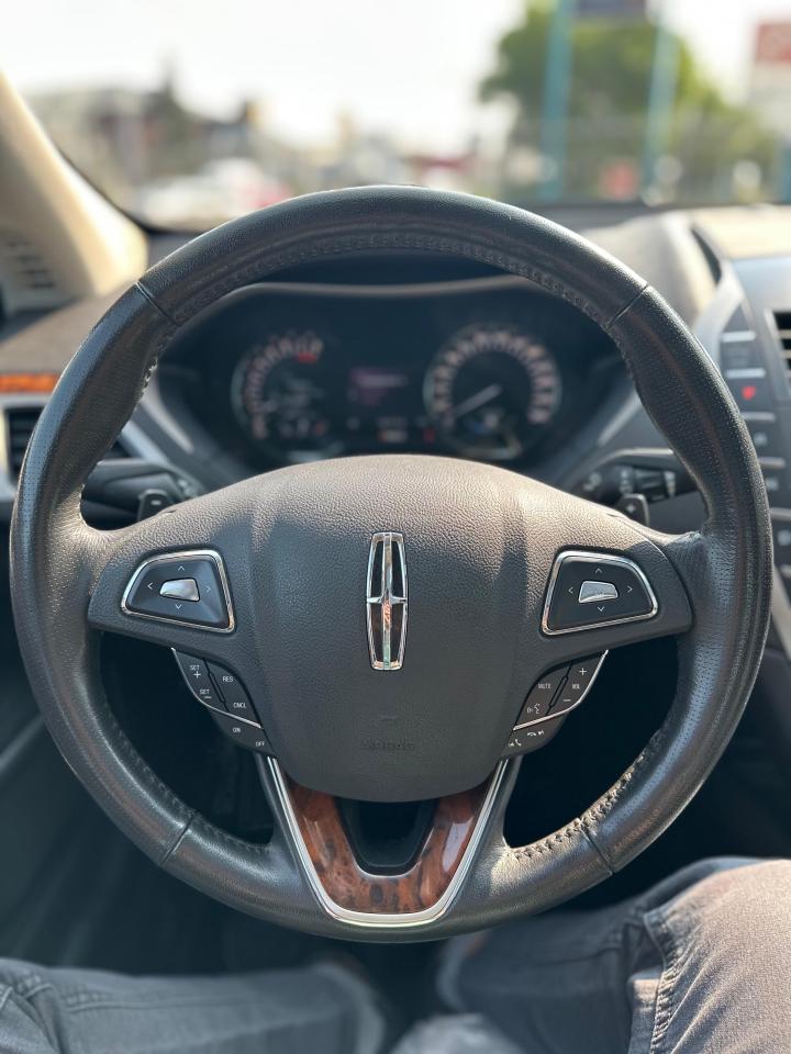2013 Lincoln MKZ  - Photo #8