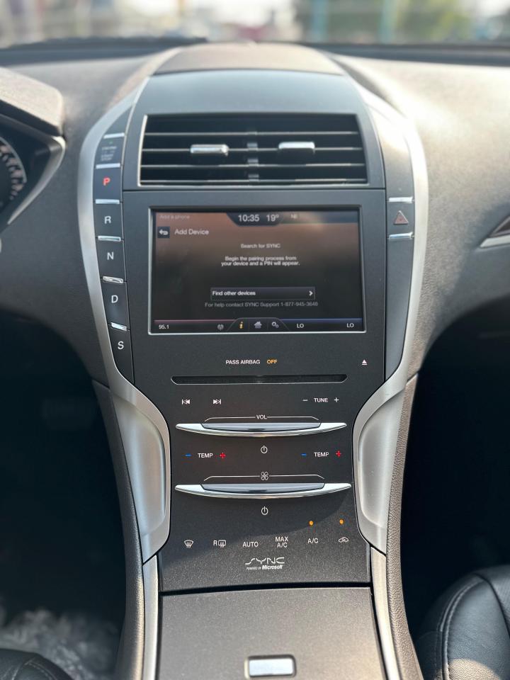 2013 Lincoln MKZ  - Photo #10