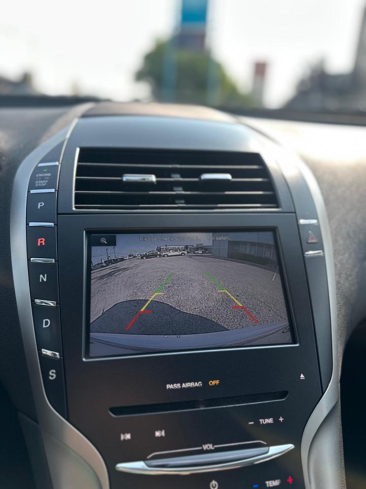 2013 Lincoln MKZ  - Photo #17