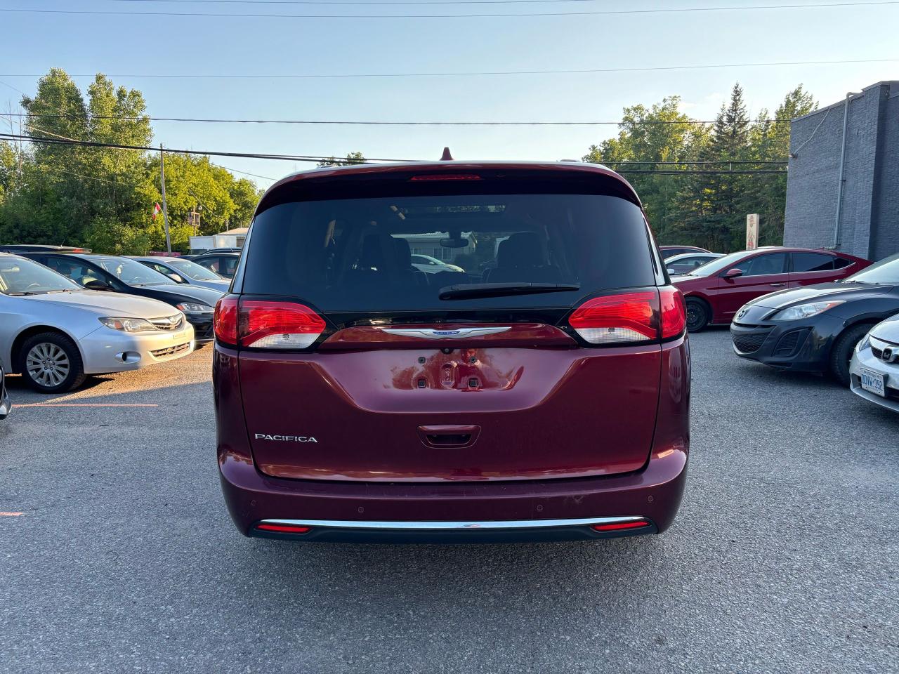 2018 Chrysler Pacifica Touring-L Plus Photo4
